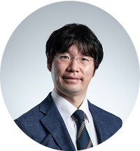村谷敬氏